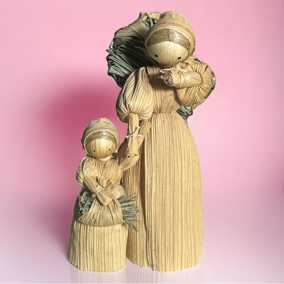 VINTAGE HANDMADE CORNHUSK MOM & HER PRETTY GIRLS - Picture 6 of 15